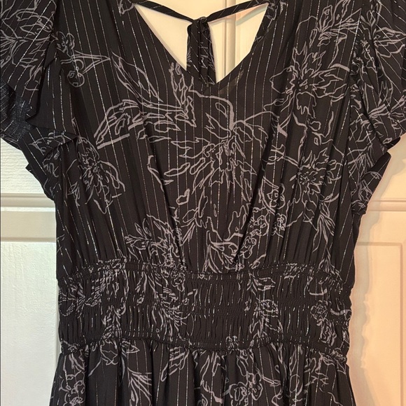 GAP MIDI Dress Flutter Sleeves New Size Small Black Floral Lined NWT Silver Gray - Picture 1 of 9